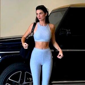 EUC🩵ALO YOGA🩵AURA SOFT SPORTS BRA